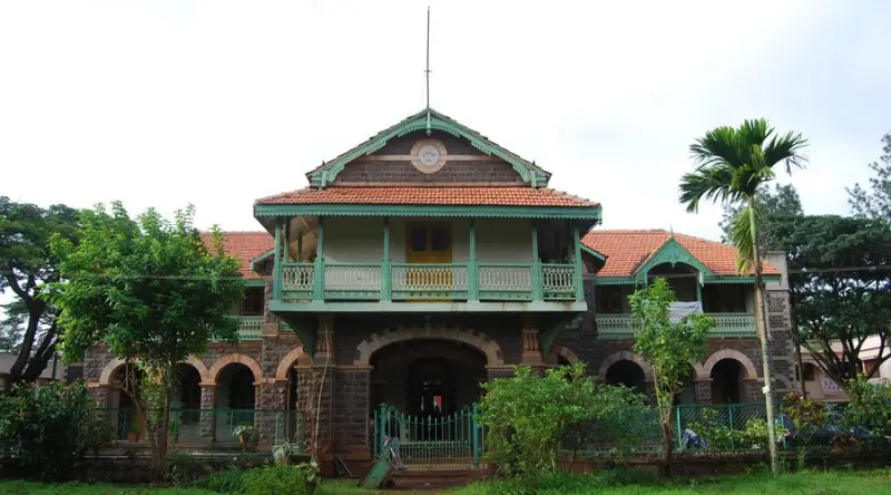 Rani Parvati Devi College of Arts & Commerce
